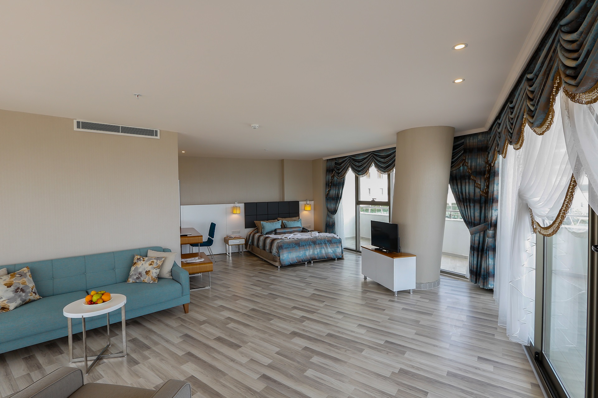 Xoria Deluxe Hotel