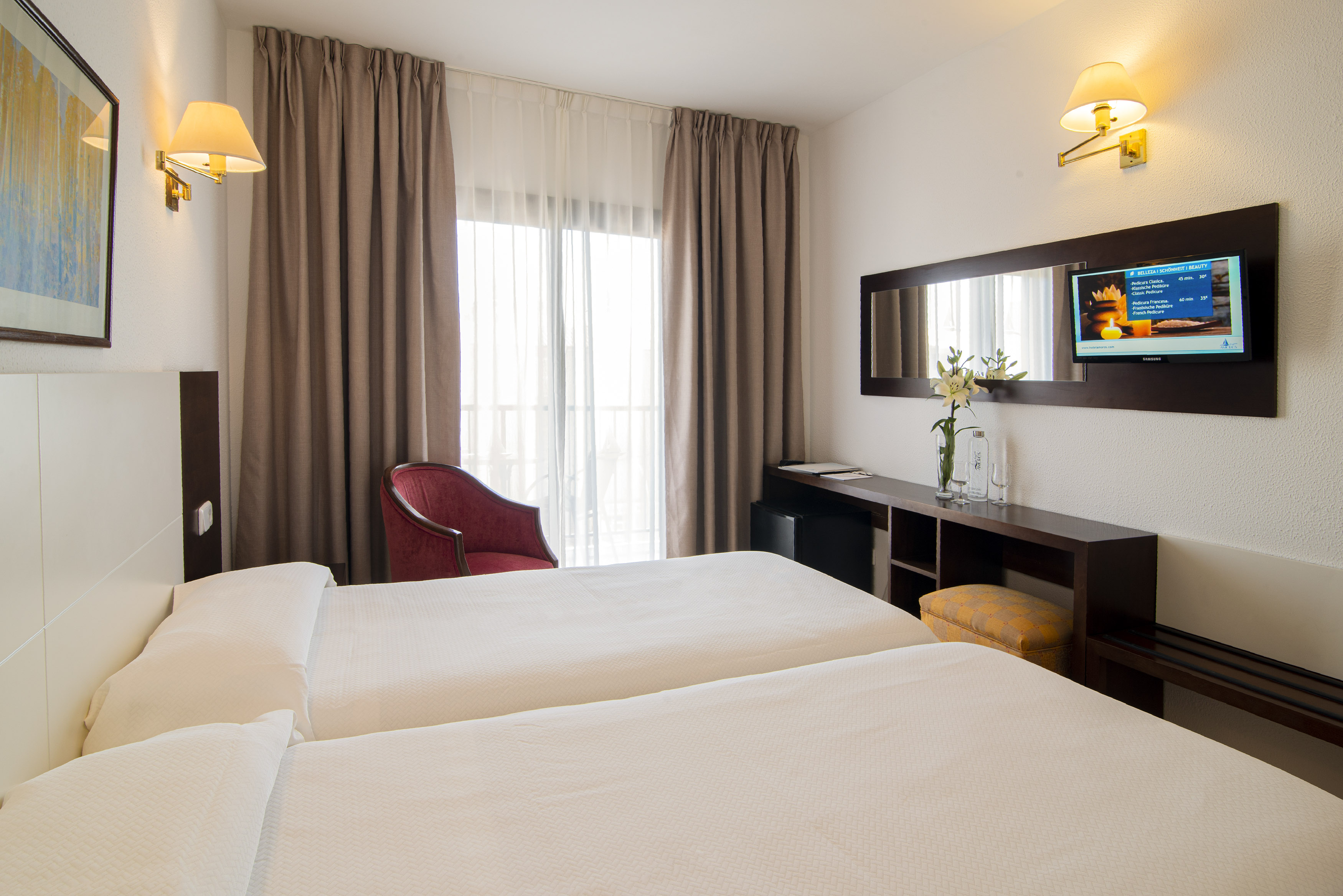 Amoros Hotel