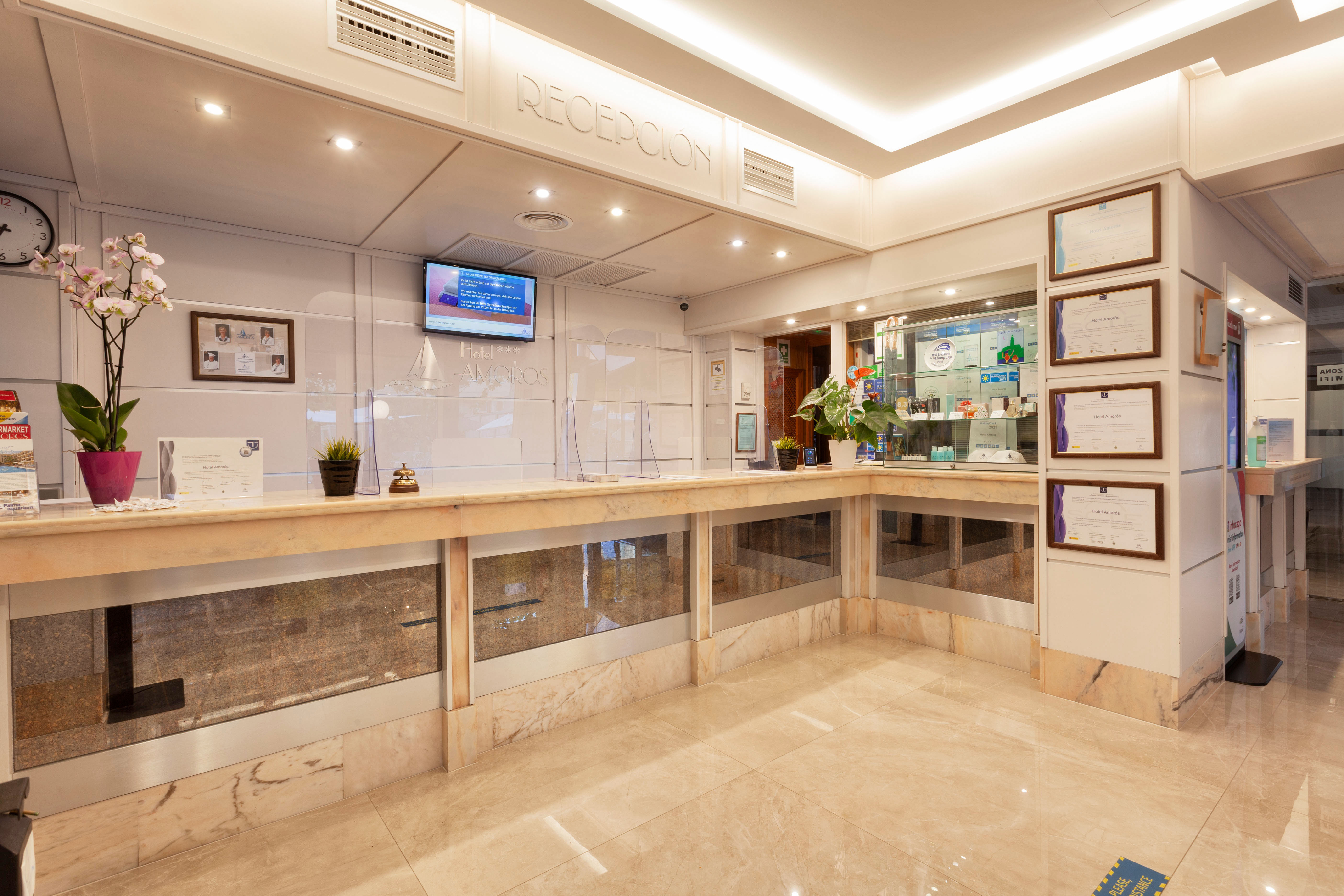 Amoros Hotel