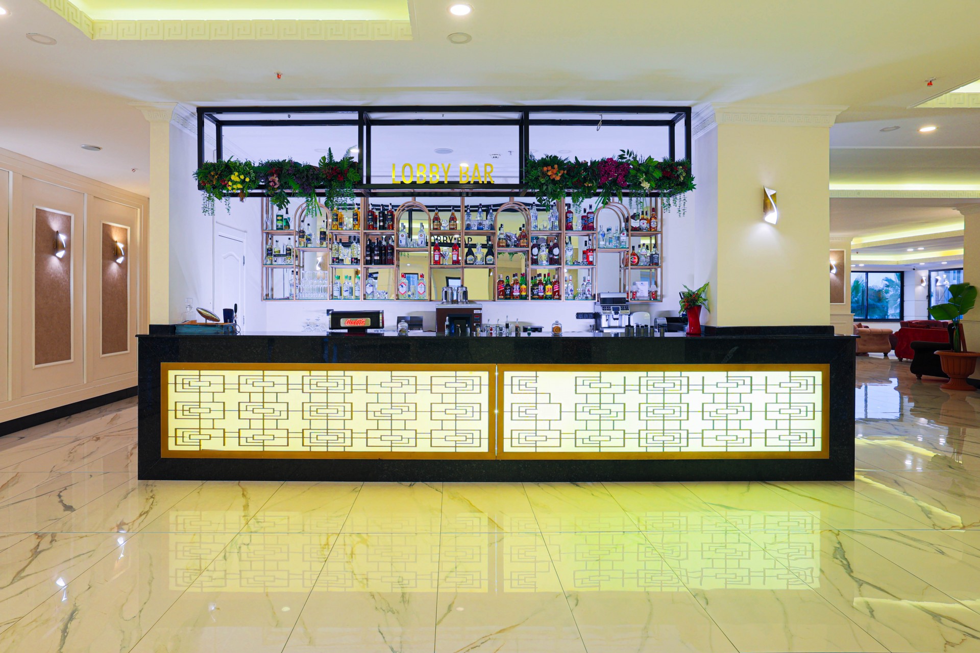 Crystal Land Of Paradise Beach Hotel