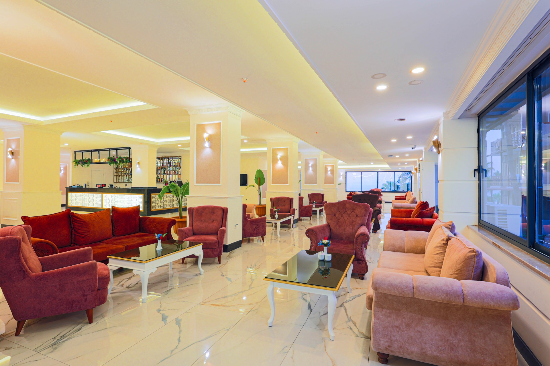 Crystal Land Of Paradise Beach Hotel