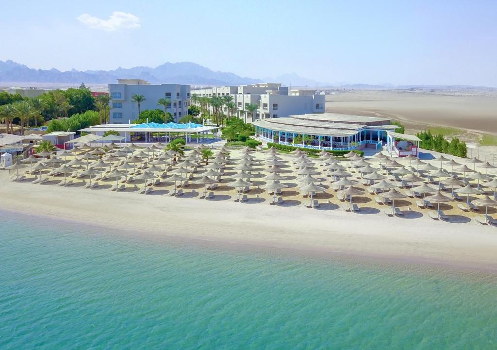 Solymar Soma Beach