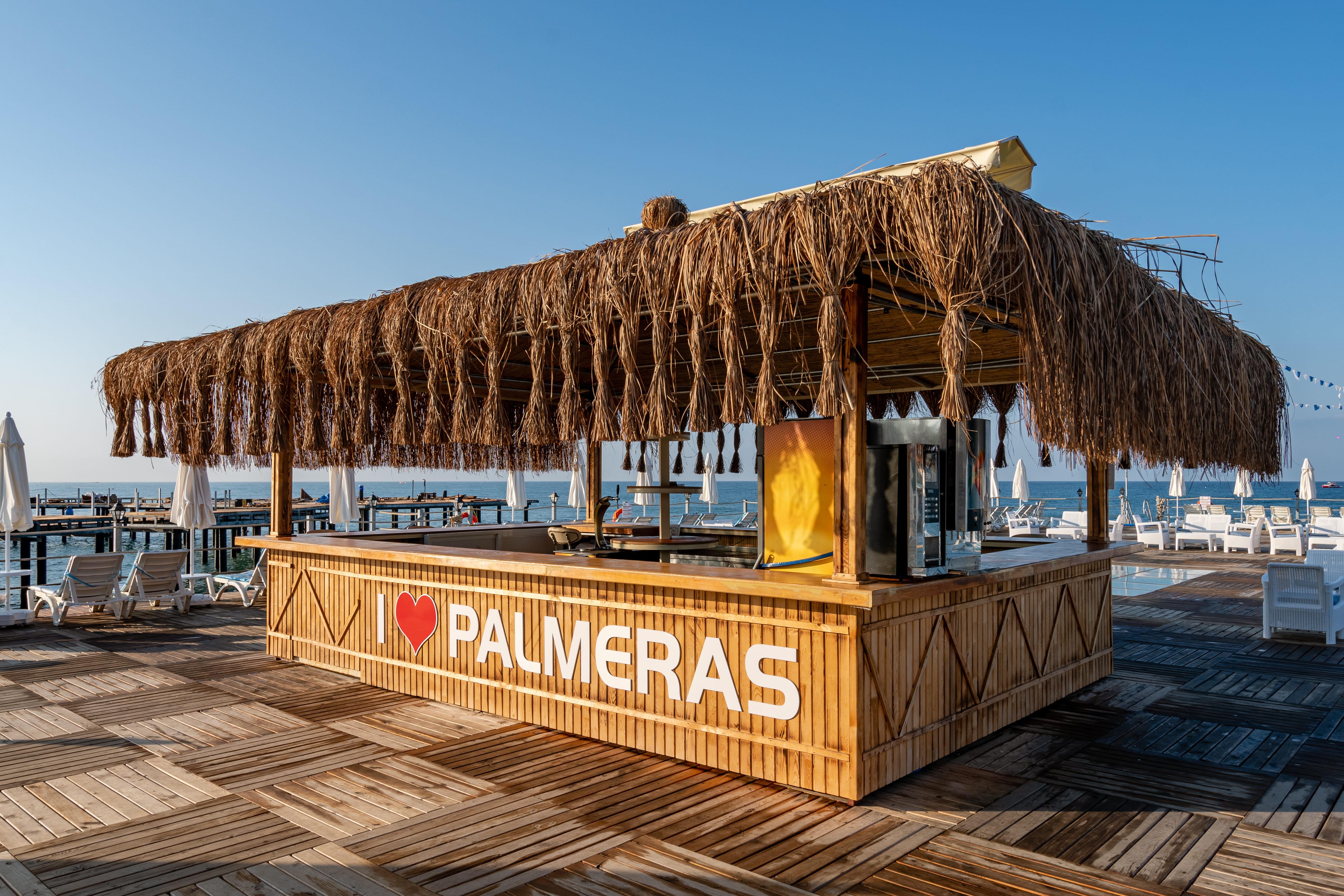 Palmeras Beach Hotel