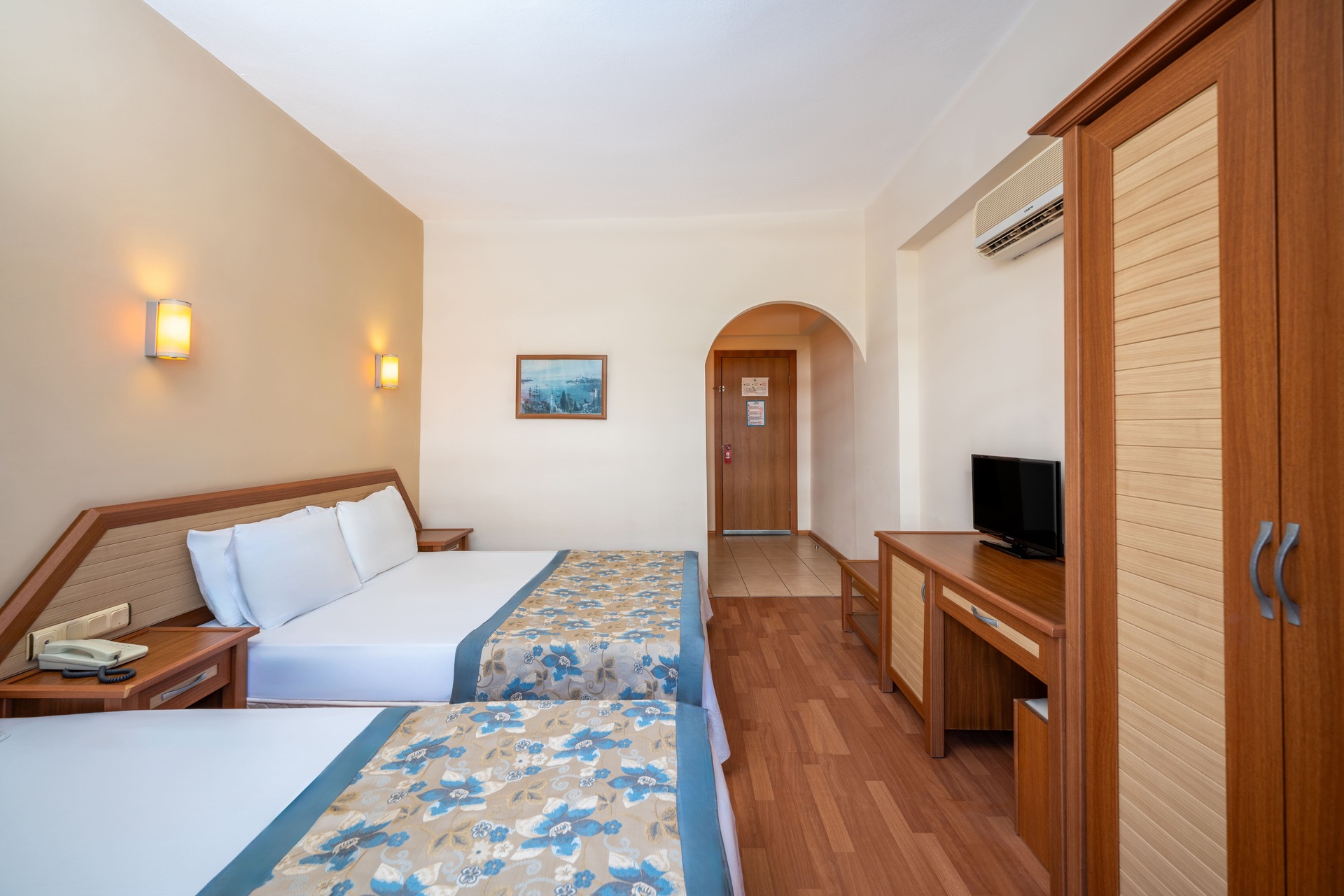 Villa Sunflower Beach Hotel