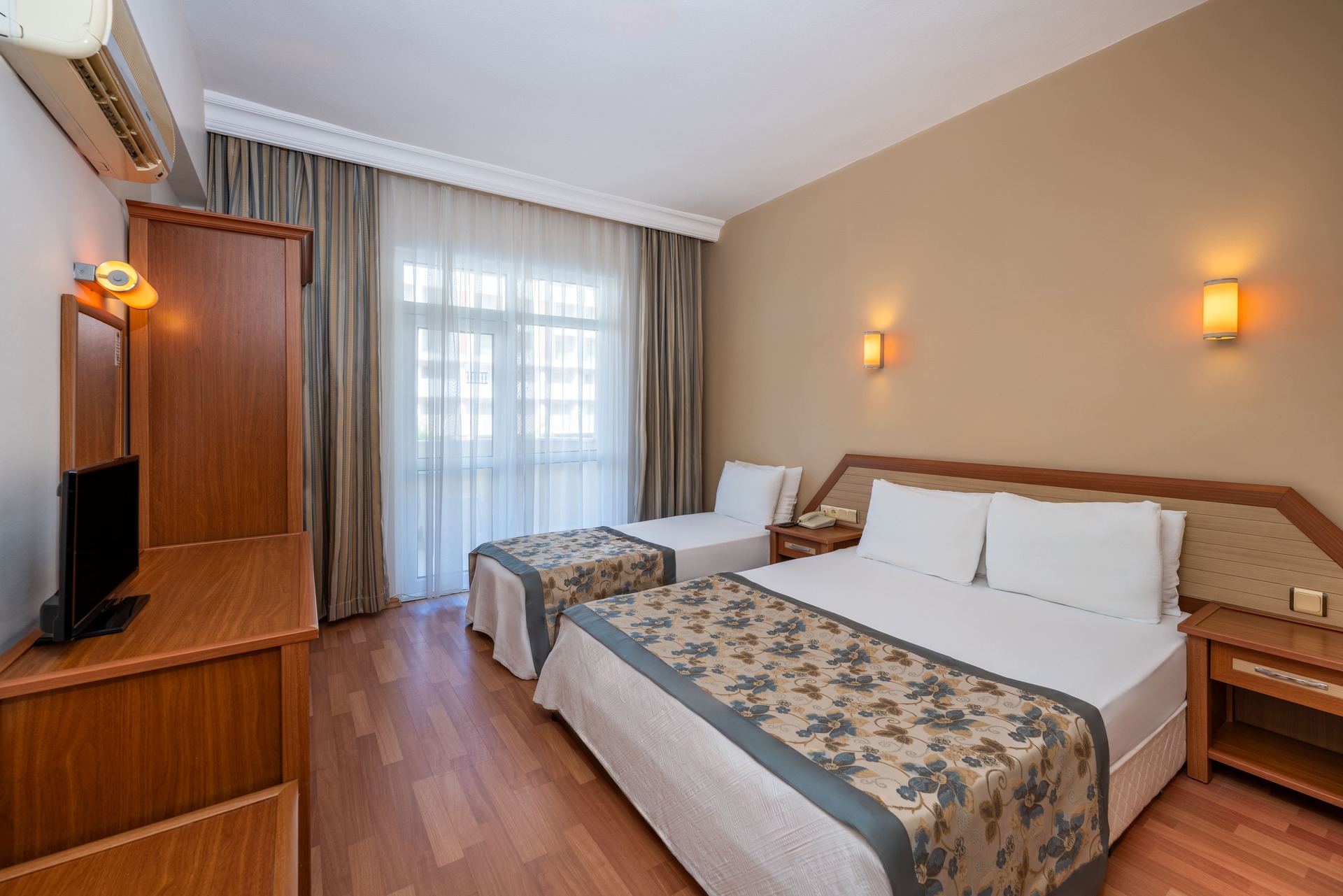 Villa Sunflower Beach Hotel