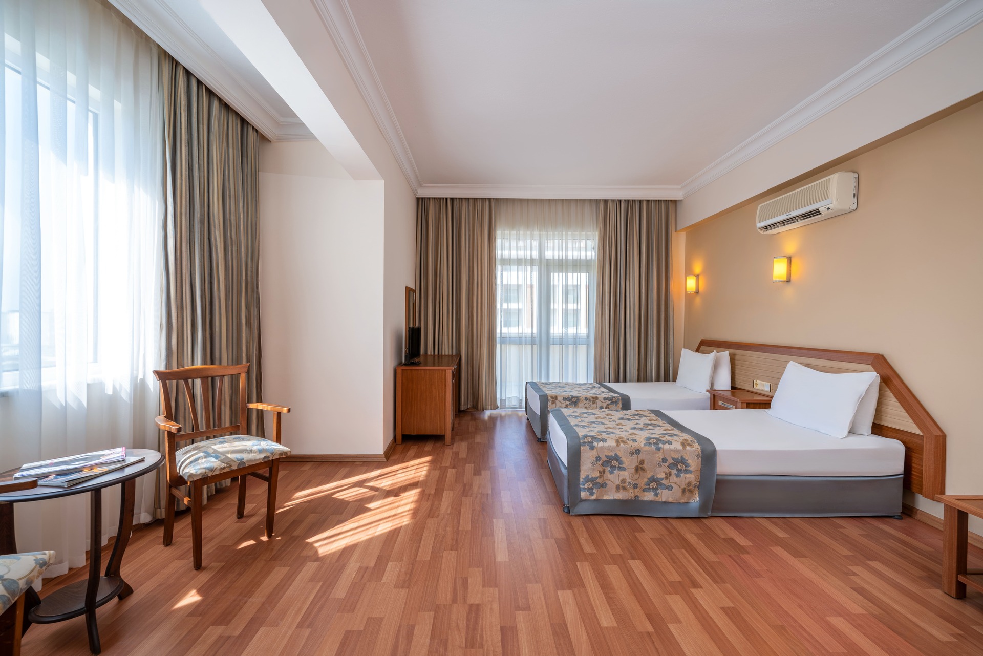 Villa Sunflower Beach Hotel