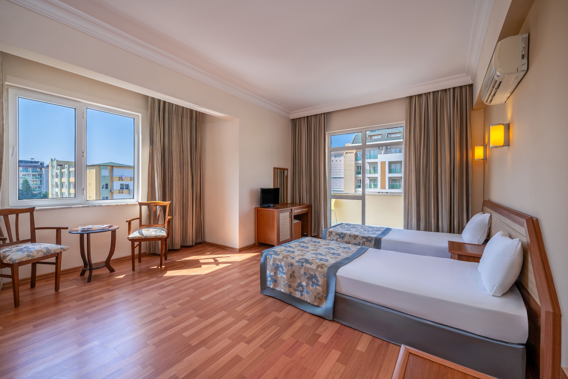 Villa Sunflower Beach Hotel