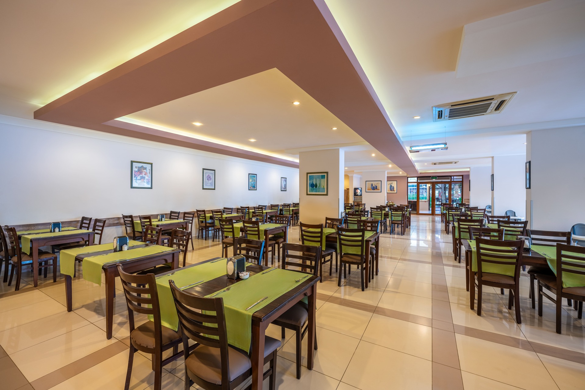 Villa Sunflower Beach Hotel