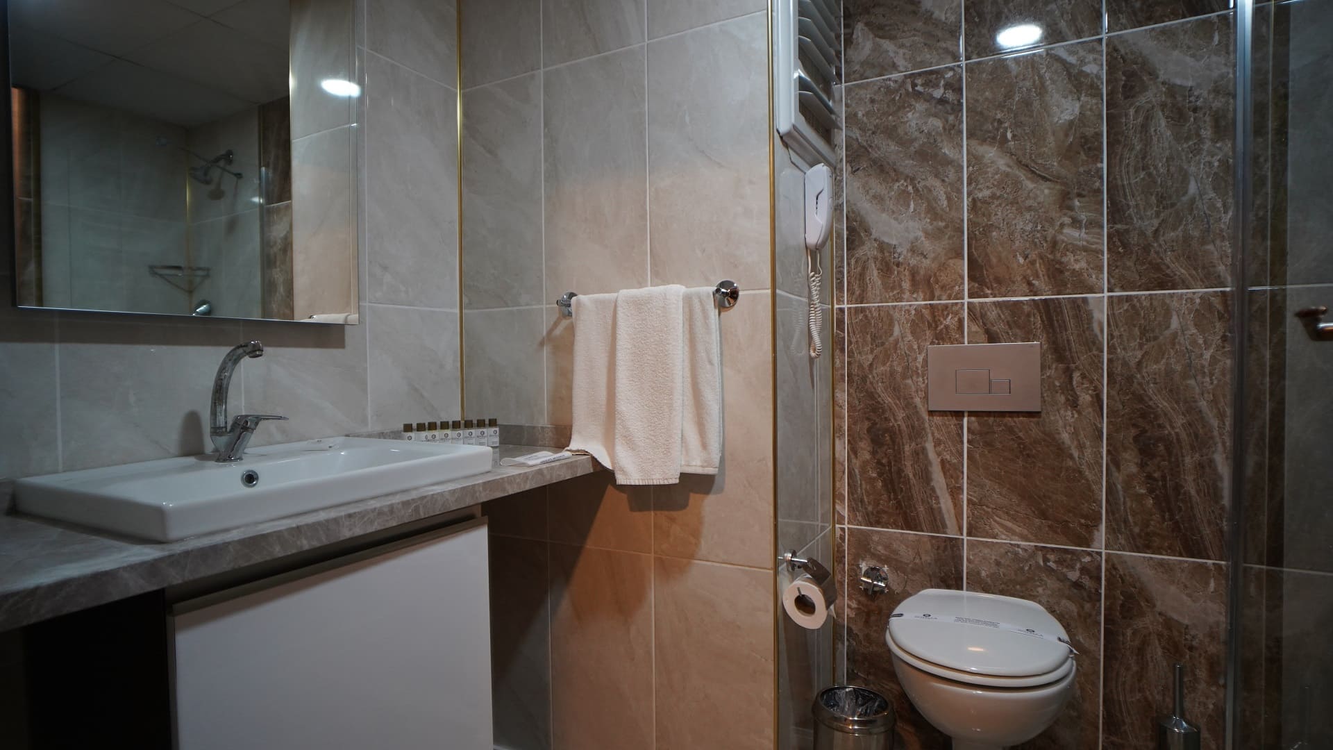 HOTELLA HOTEL & SPA