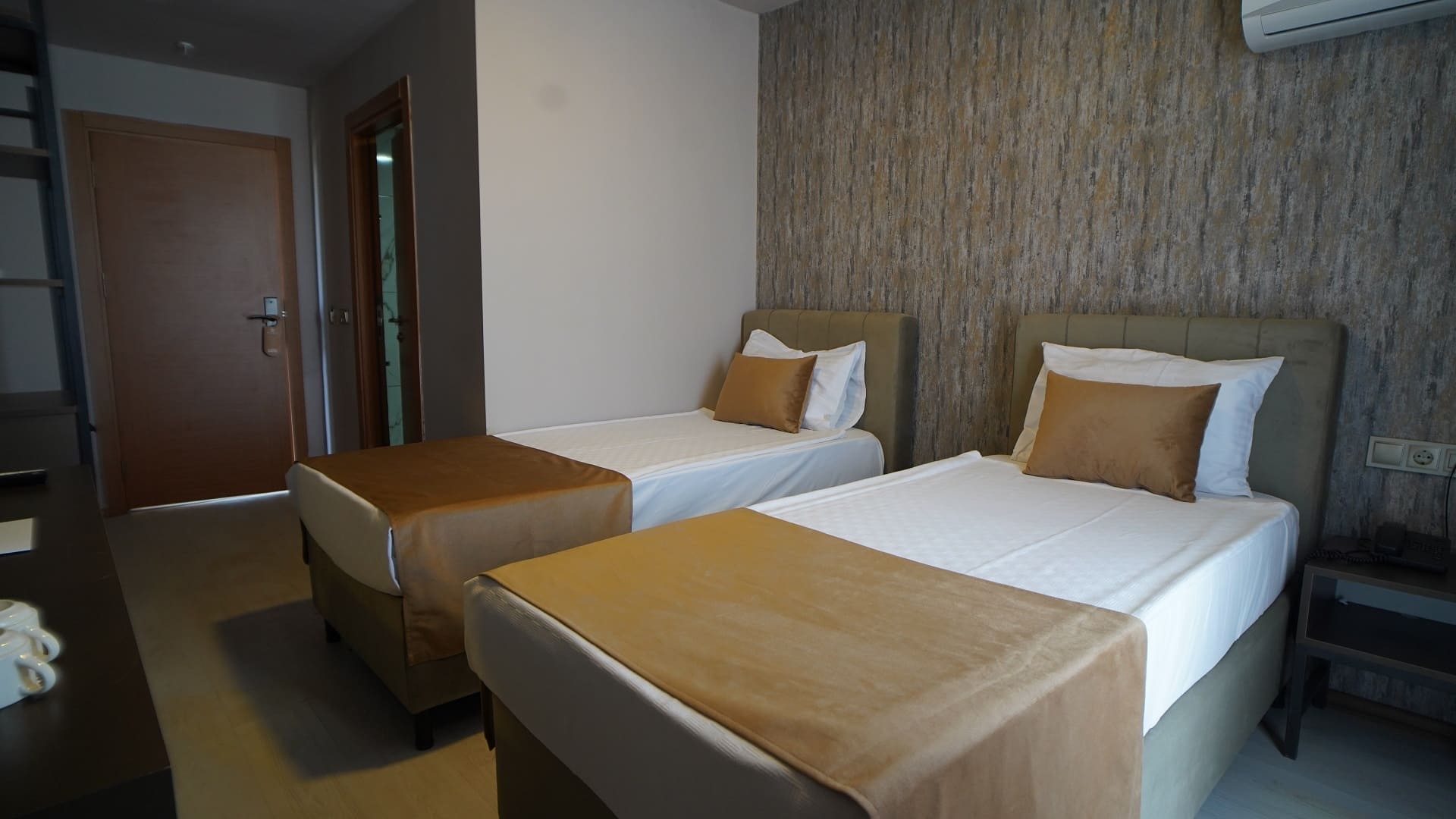 HOTELLA HOTEL & SPA