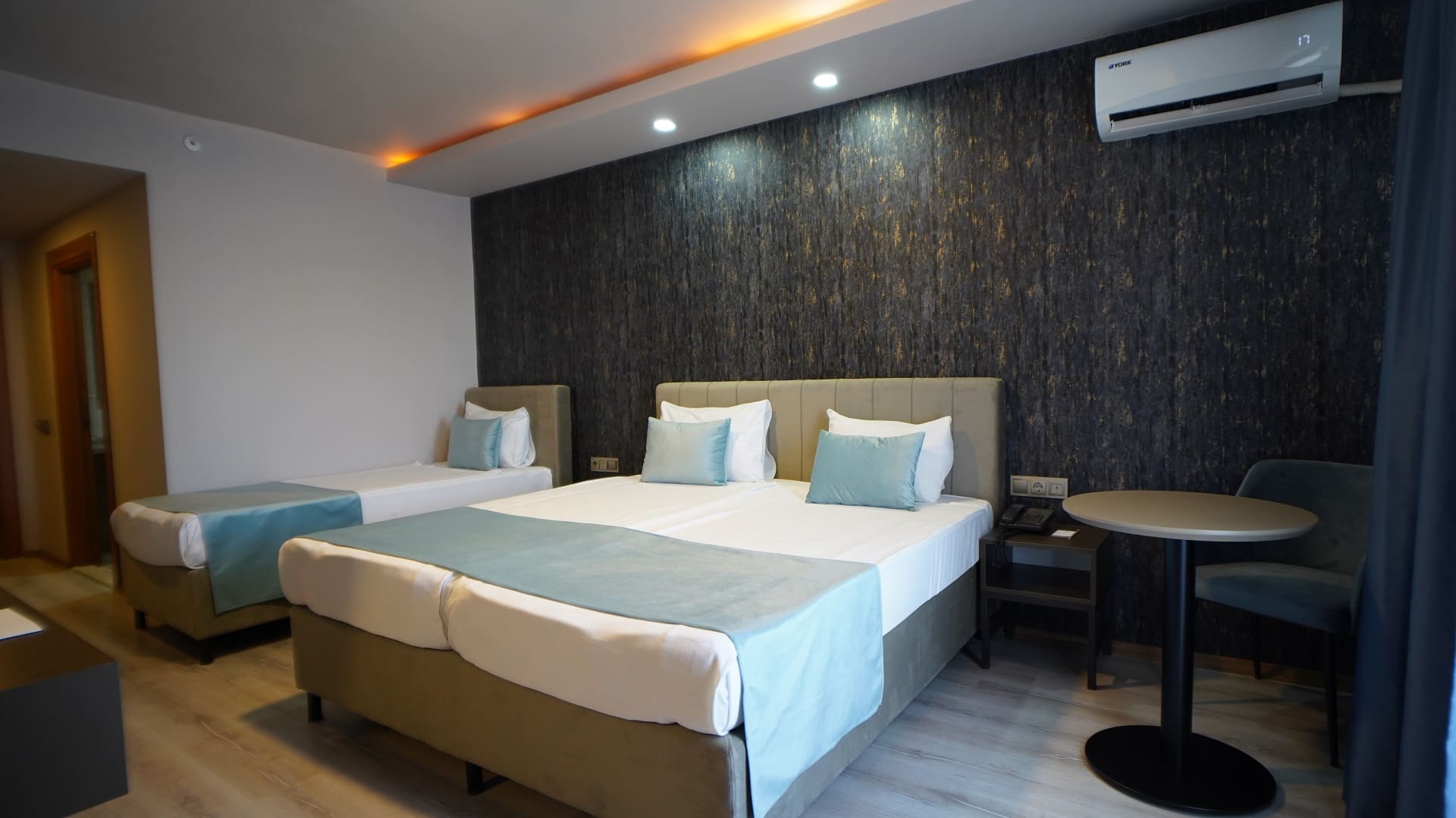 HOTELLA HOTEL & SPA