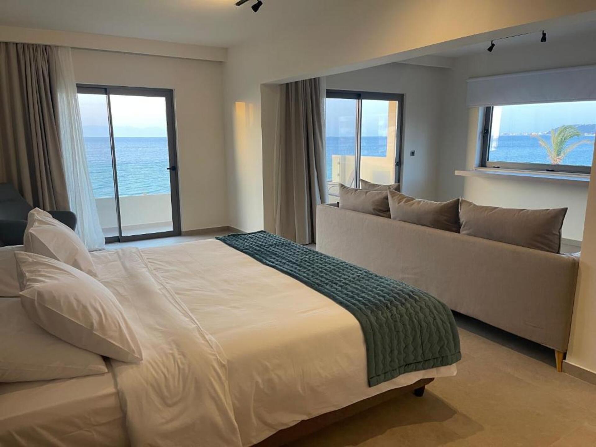 Ixia Dream Beachfront Hotel