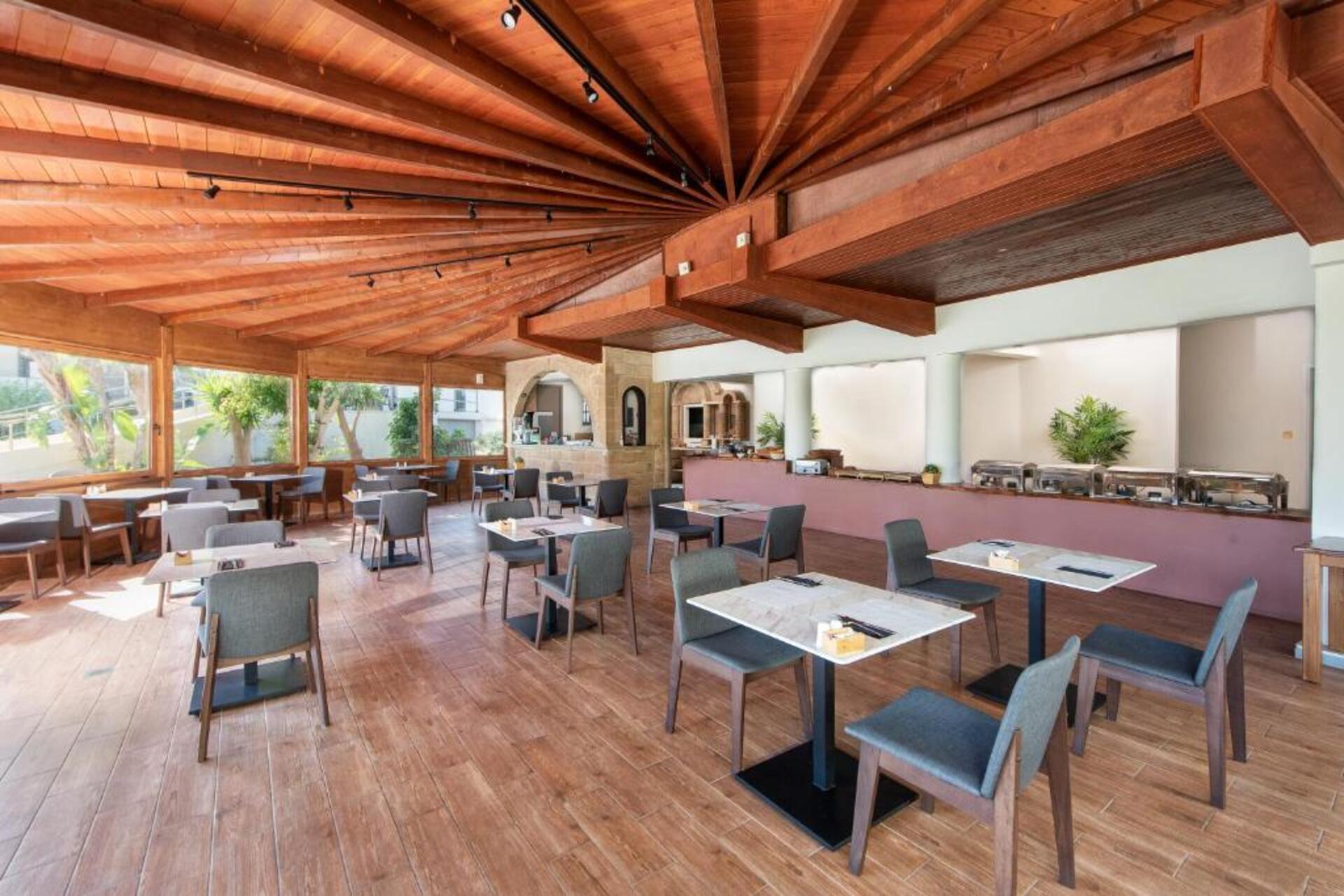 Ixia Dream Beachfront Hotel