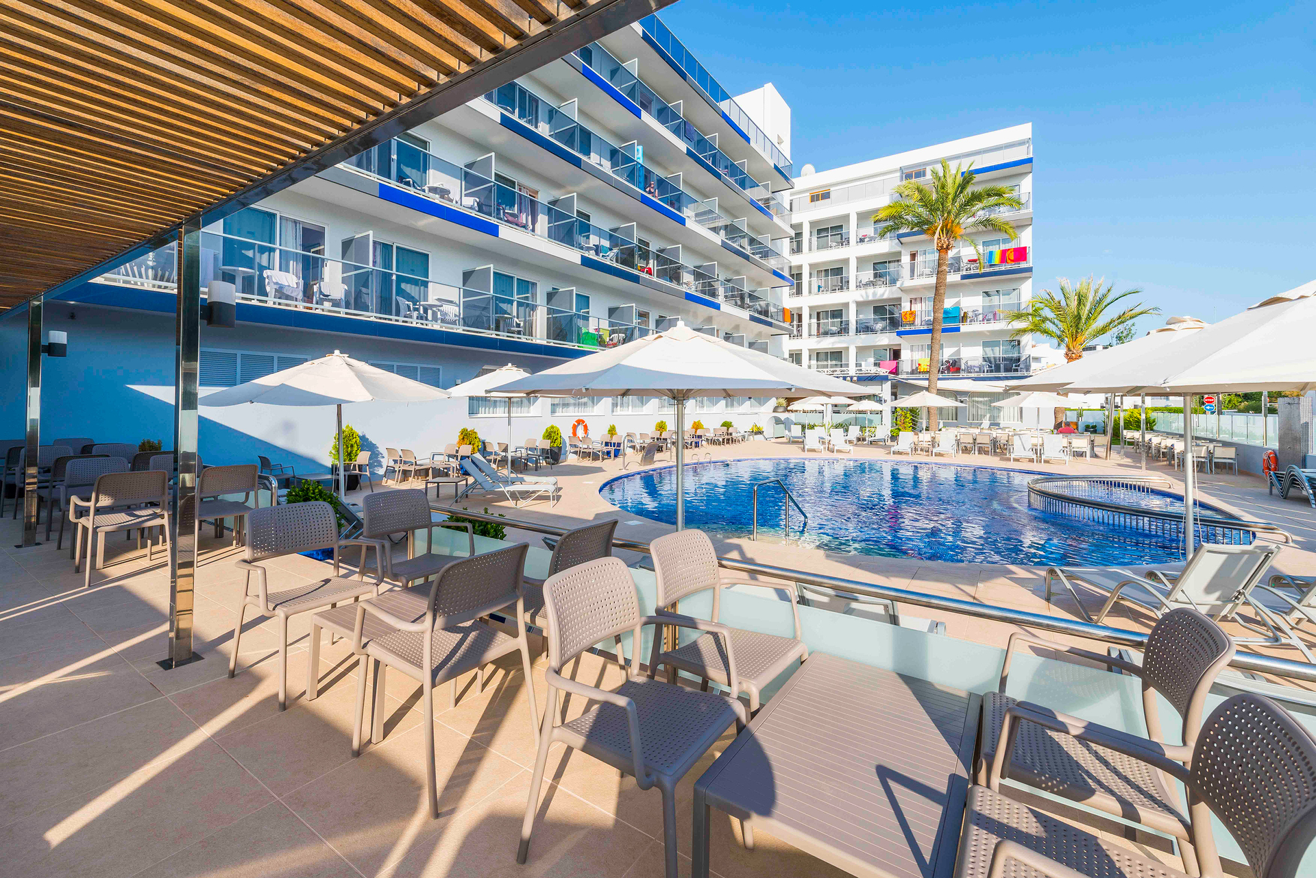 Vista Park Hotel & Apartments