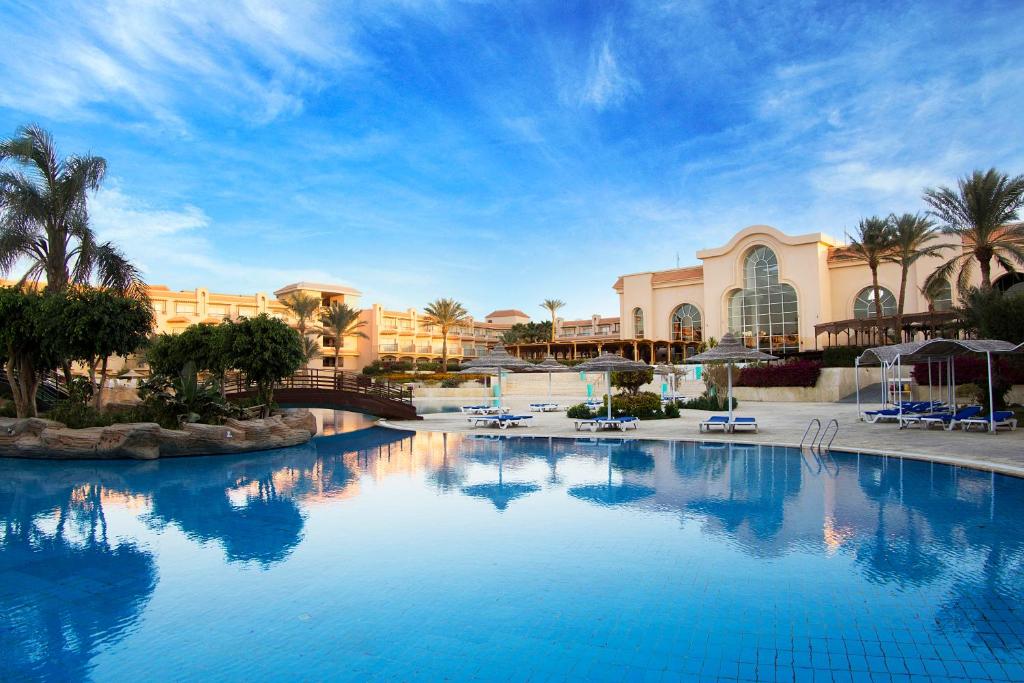 Pyramisa Sahl Hasheesh Beach Resort