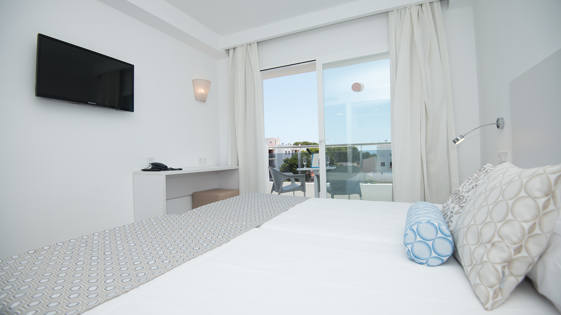 Chevy Hotel & Suites