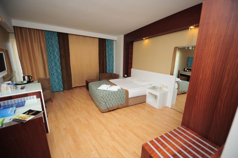 Seaden Sea World Resort & Spa