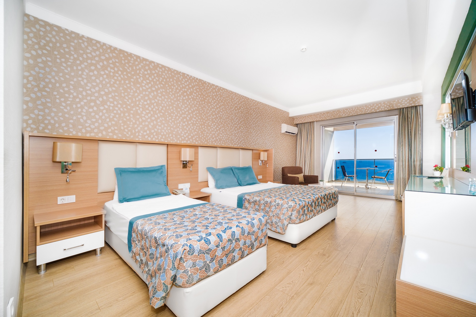 Royal Garden Beach Ex: Royal Select & Suite Hotel