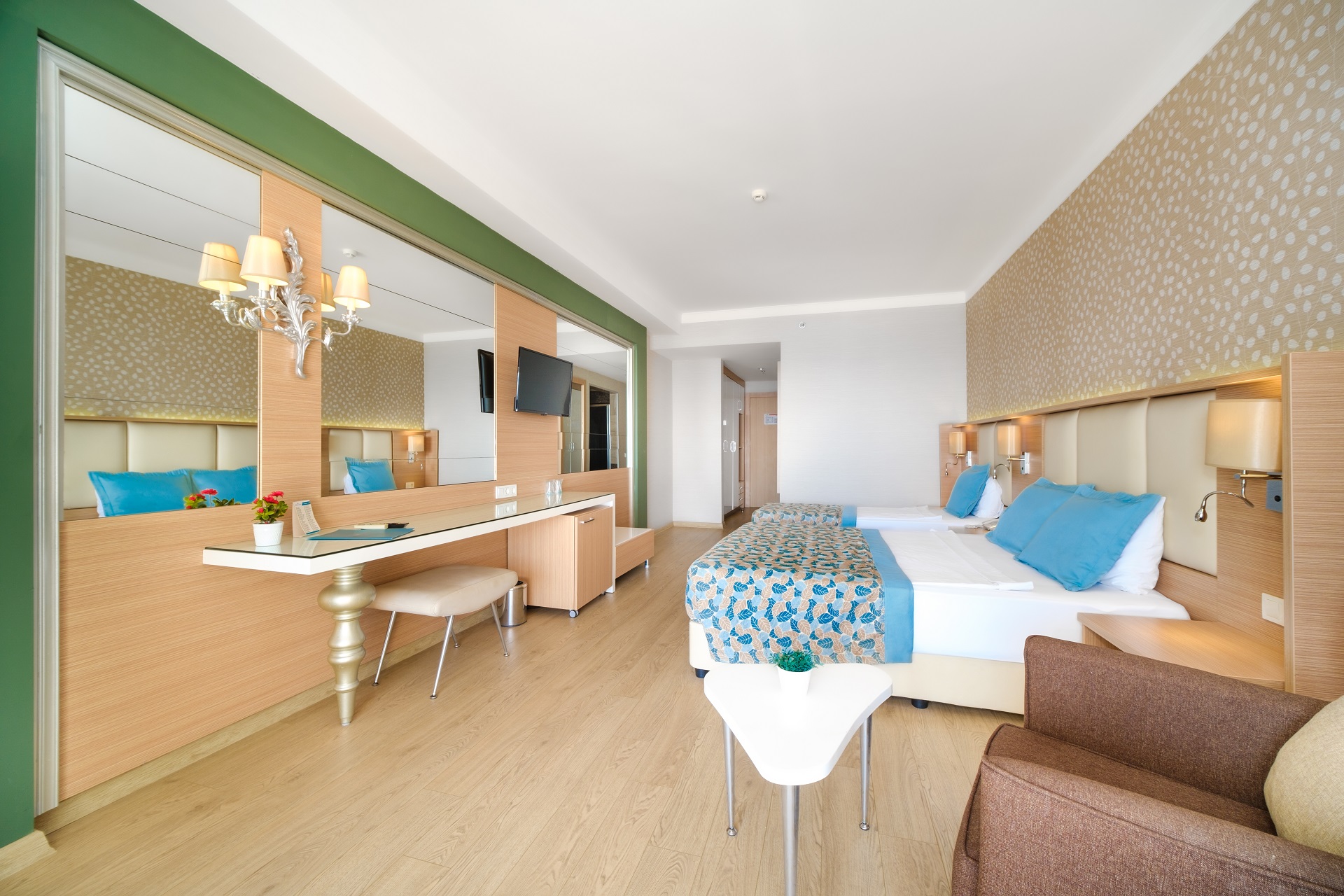 Royal Garden Beach Ex: Royal Select & Suite Hotel