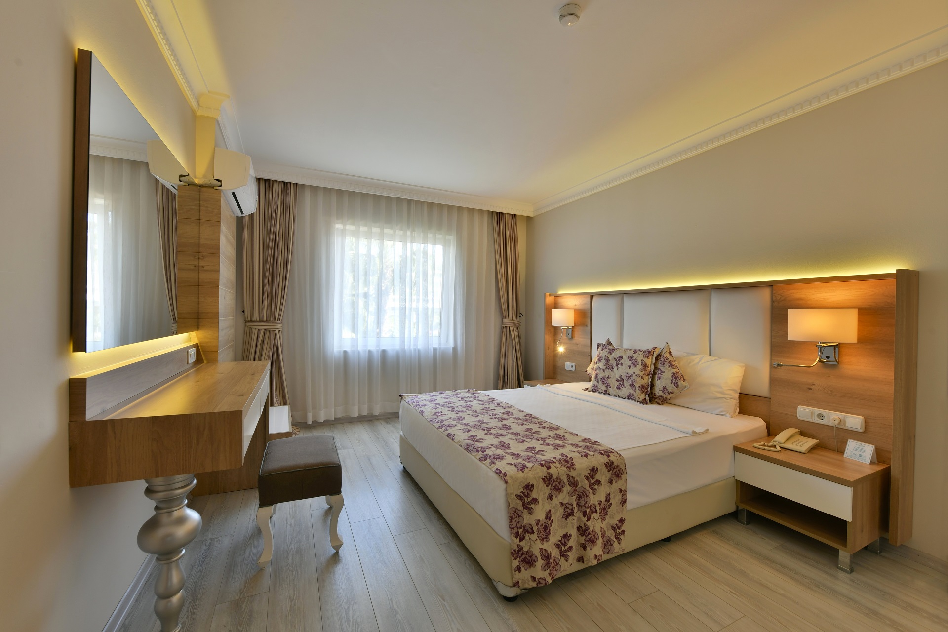 Royal Garden Beach Ex: Royal Select & Suite Hotel