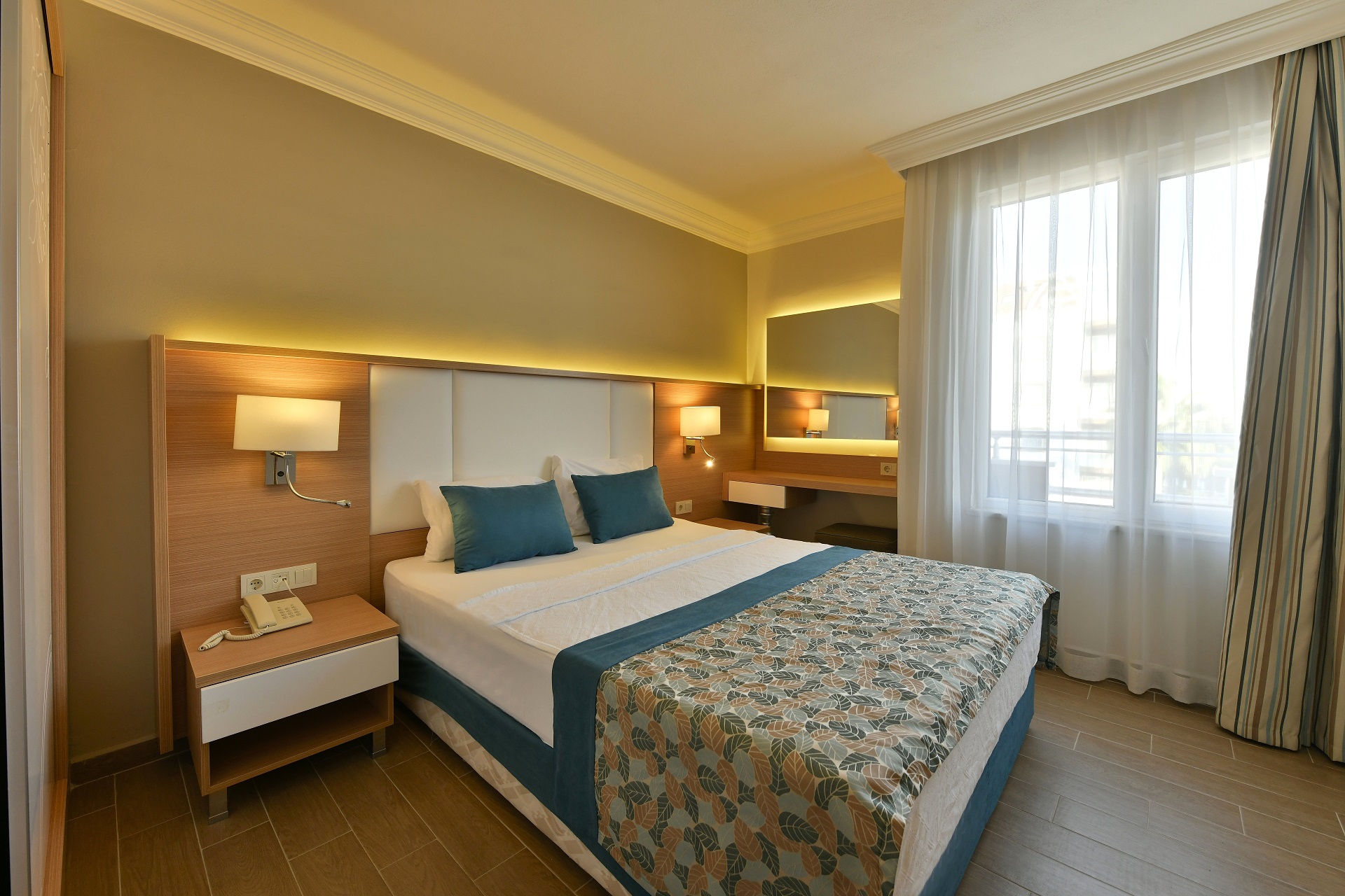 Royal Garden Beach Ex: Royal Select & Suite Hotel