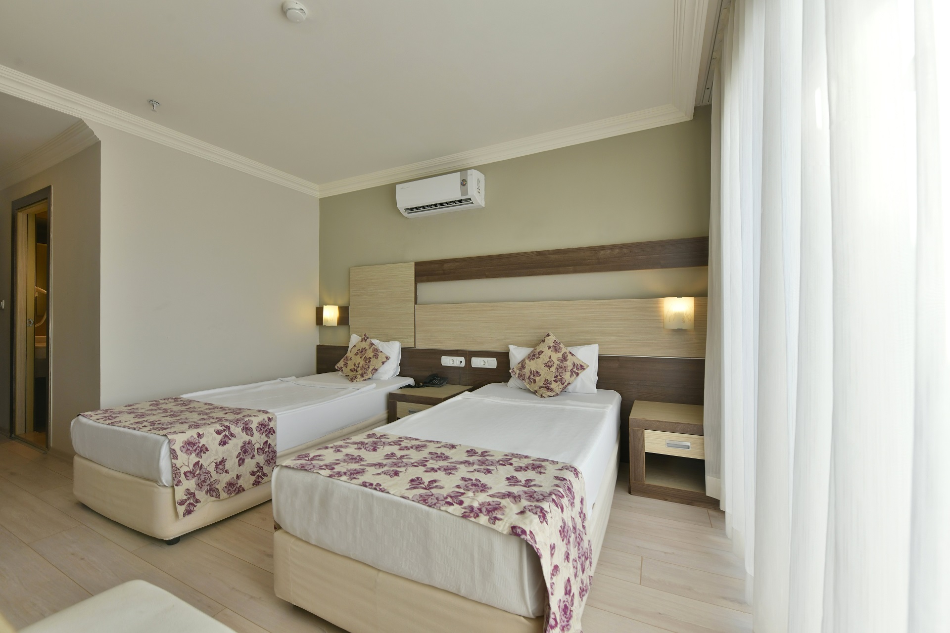 Royal Garden Beach Ex: Royal Select & Suite Hotel
