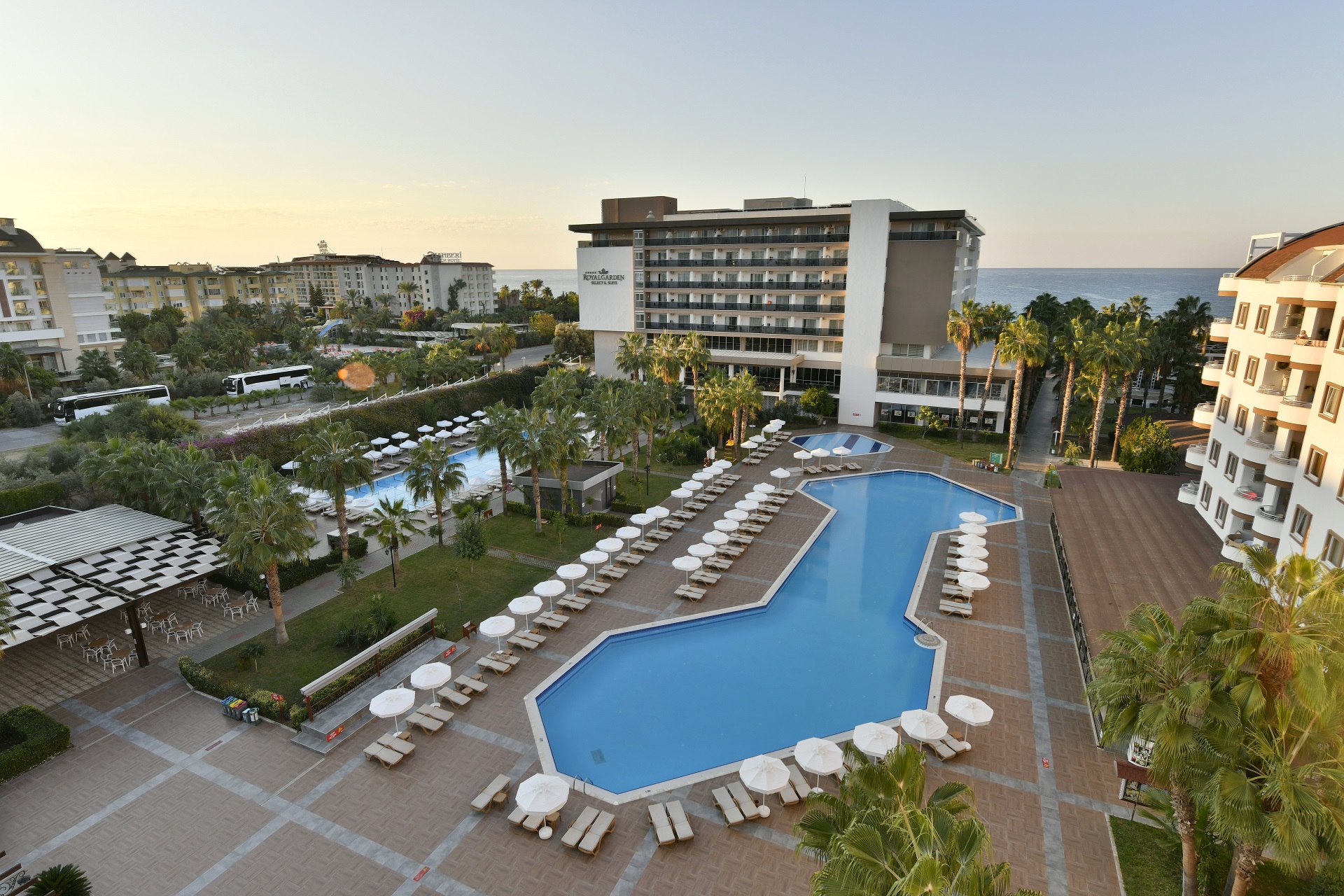Royal Garden Beach Ex: Royal Select & Suite Hotel