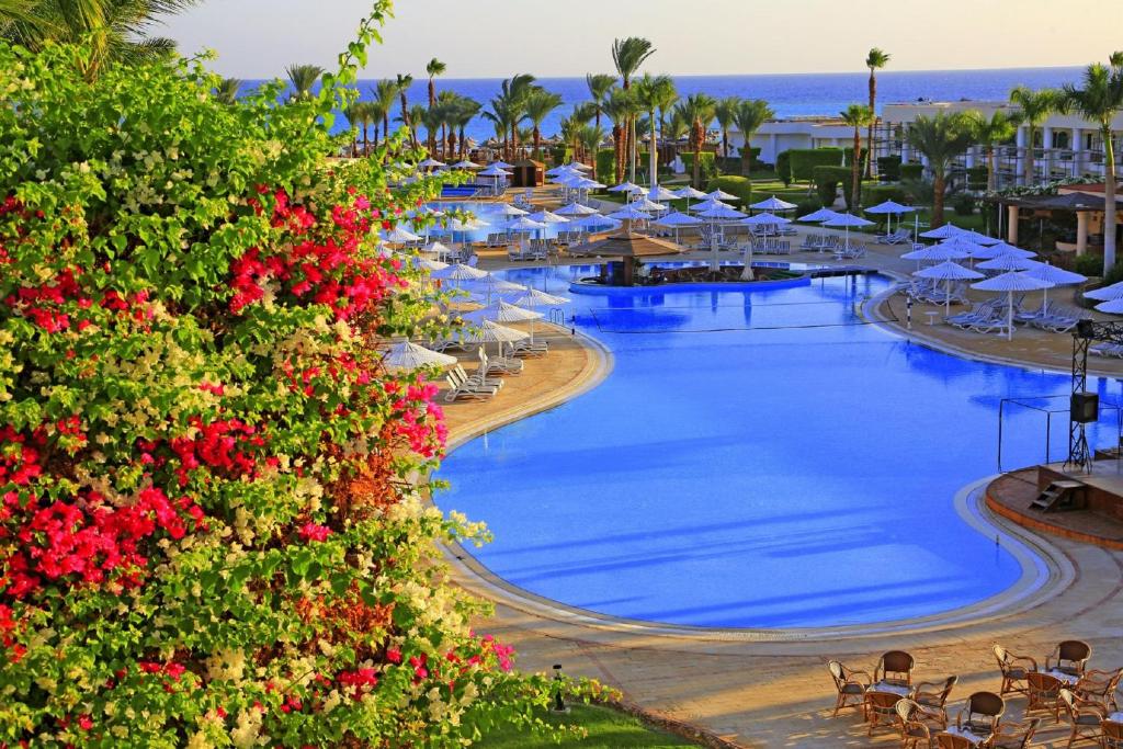 Royal Azur Resort