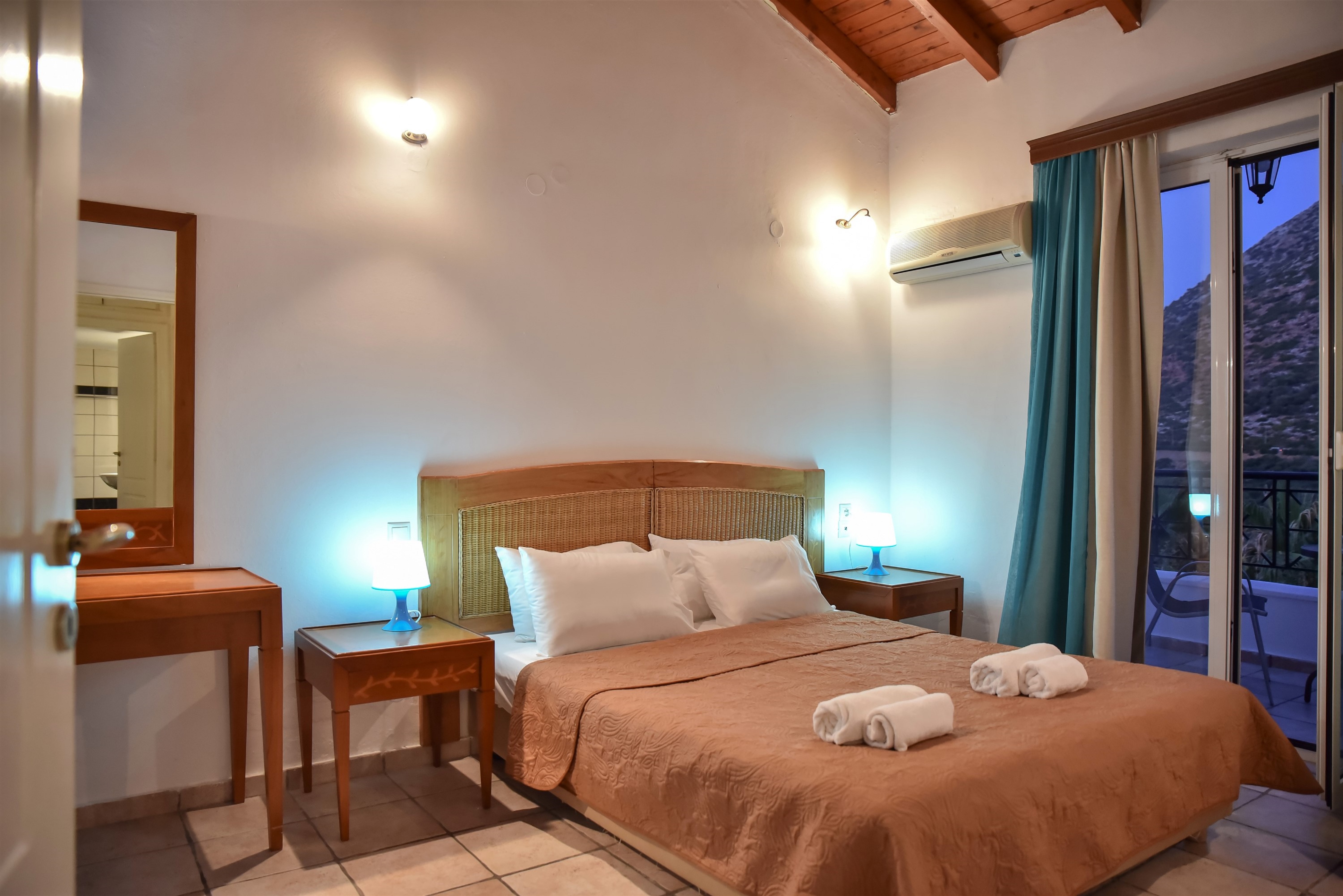 Eleonora Hotel