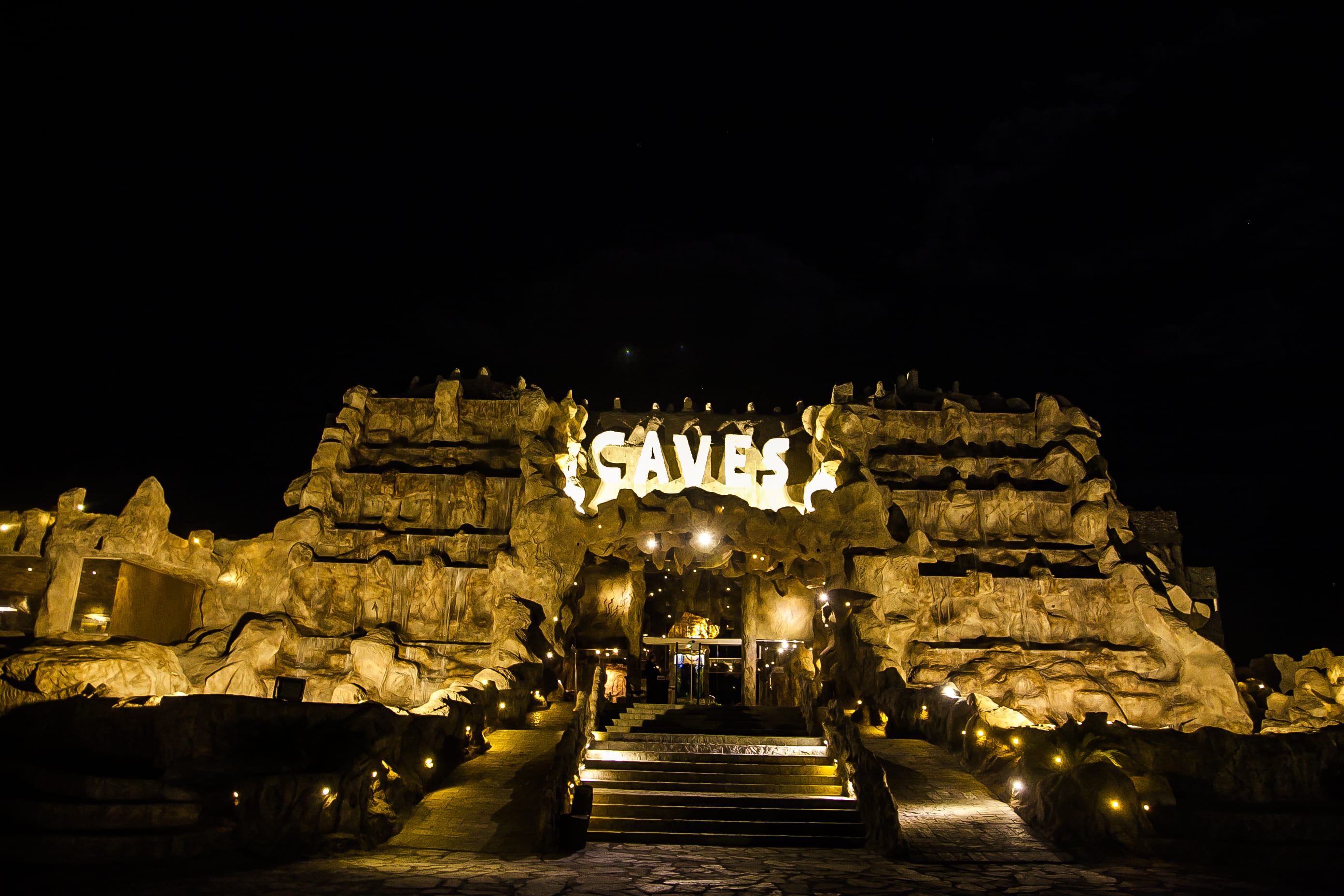 Caves Beach