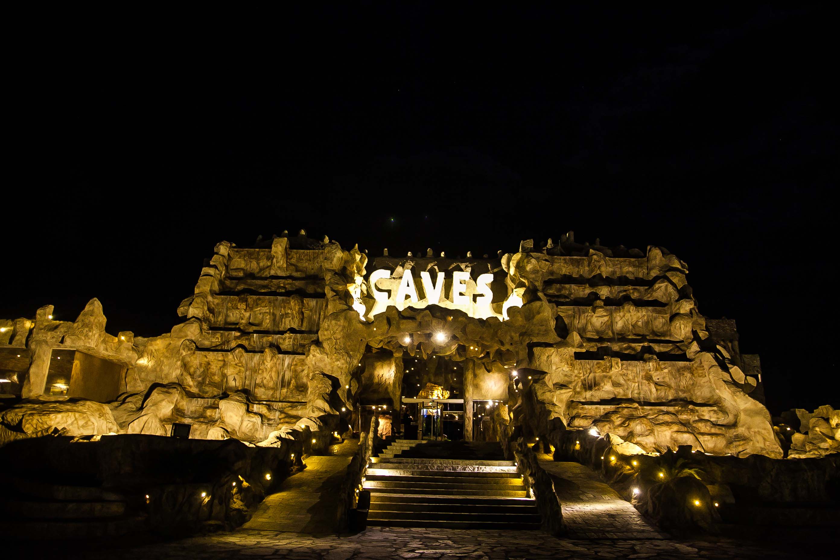 Caves Beach