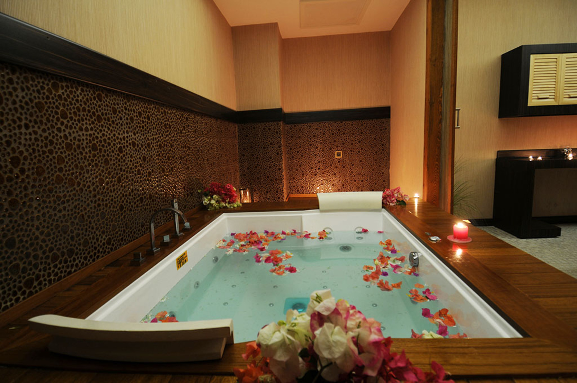 Goldcity Hotel